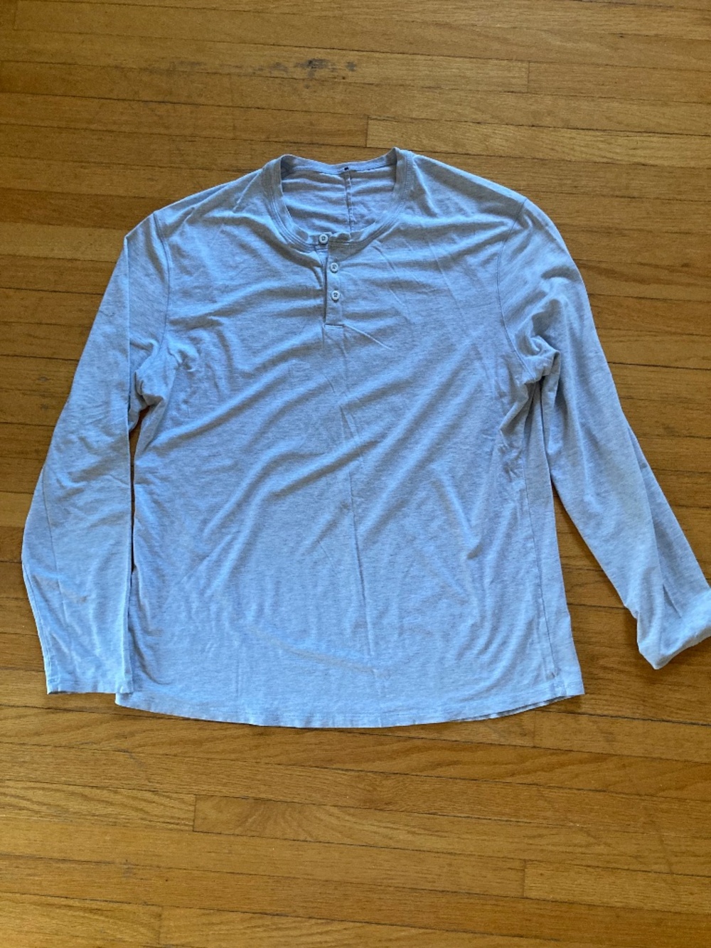 Lulu lemon 5 year basic long sleeve (Henley)